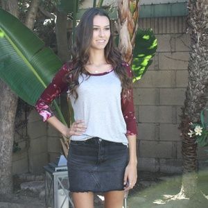 Burgundy flowered 3/4 sleeves gray T-shirt